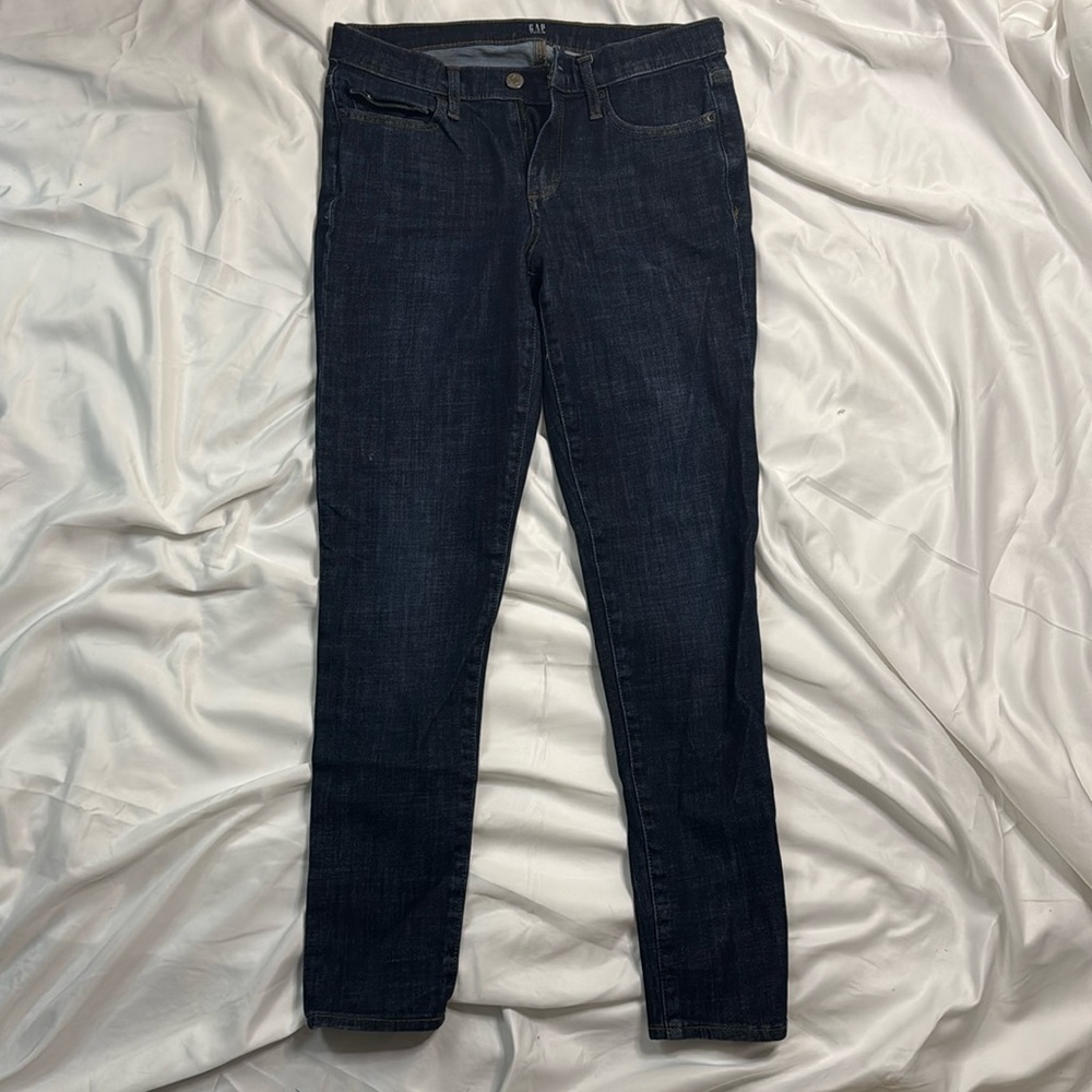 Gap True Skinny Jeans. Item 097